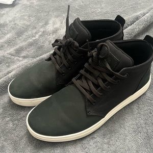 9.5 Mens Timberlands only worn 1x